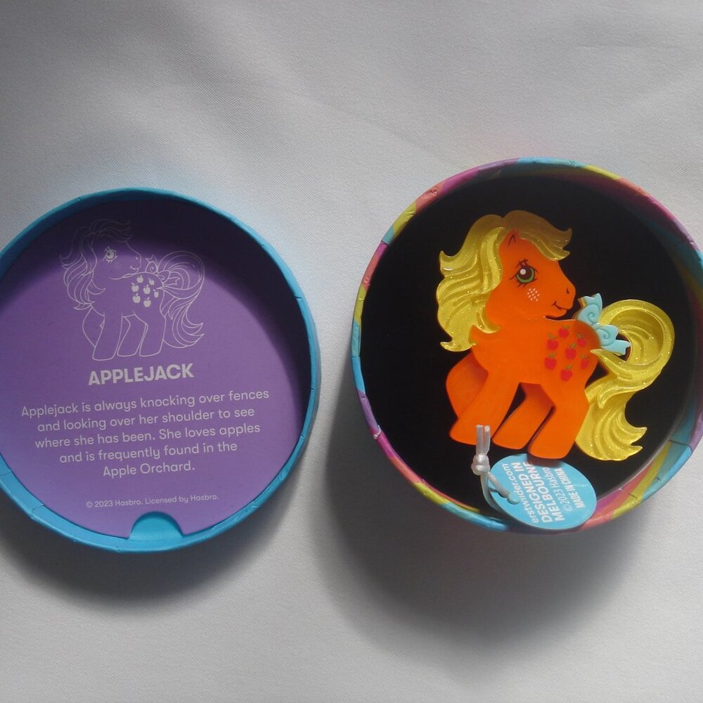 ERSTWILDER X MY LITTLE PONY APPLEJACK BROOCH NIB NWT